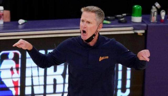 半岛体育-贯彻五小力挺格林 科尔希望勇士延续上季收官势头